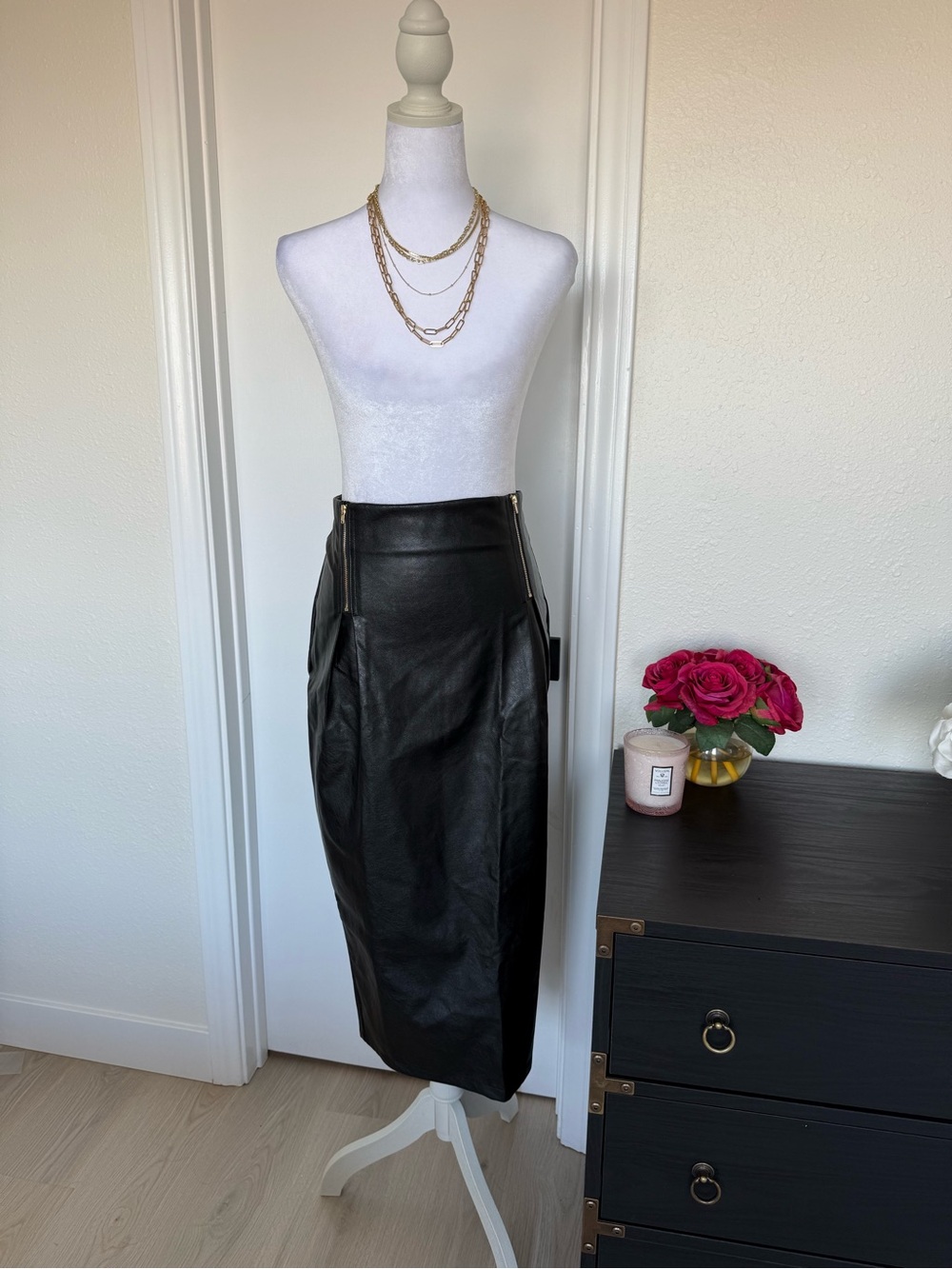 Micas Black Faux Leather High-Waist Midi Skirt NWT SZ Sm